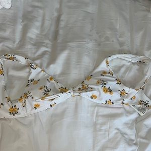 Cute bikini top size small and only worn once